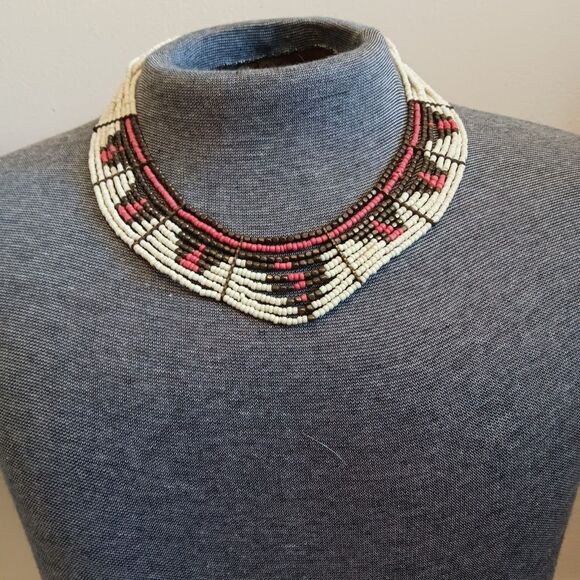 Jewelry - Vintage Southwestern White Multicolored Black red Seed Bead Collar Necklace